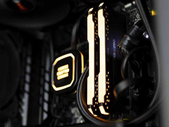 Image du produit Joule Performance eSports RTX4080 I9 (2000 Go, 32 Go, Intel Core i9-13900K, GeForce RTX 4080)