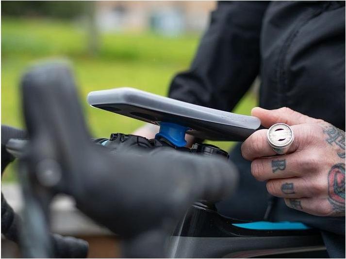 Produktbild Quad Lock Poncho (Huawei P30 Pro)