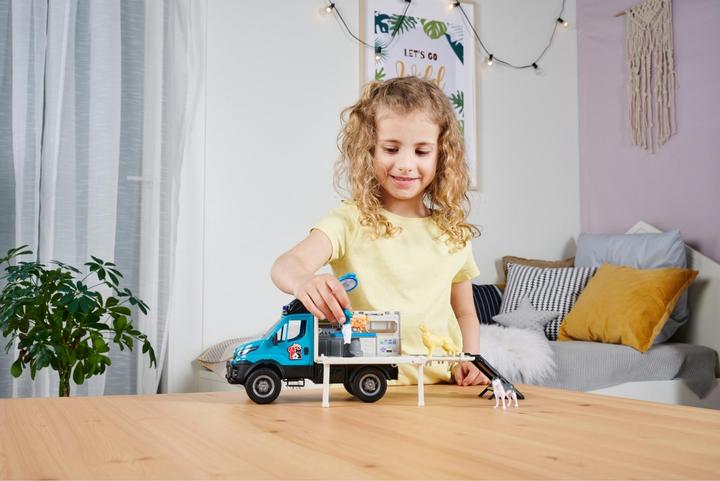 Actual product image Dickie Animal Ambulance Practice