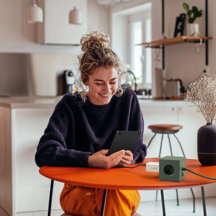 Actual product image Hama Fast charger, GaN, 2x USB-C PD, 1x USB-A QC, mini charger, 100 W, WS (100 W, 3 ports)