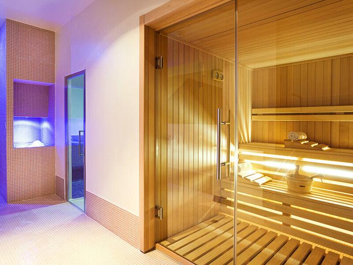 Actual product image Smartbox Echapper au stress : 1 night of relaxation with petit déjeuner and a break bien-être (2 Persons)