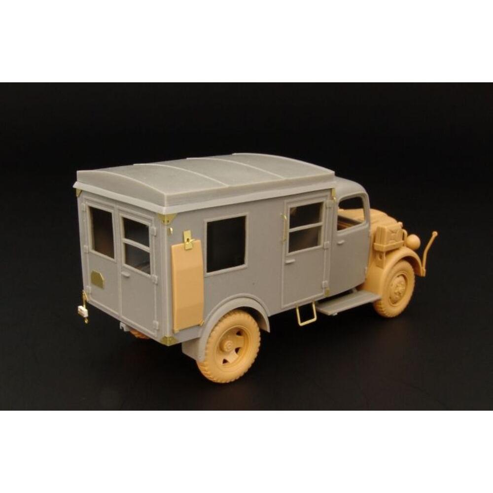 Hauler Kfz 31 STEYR 1500 Sanitätswagen