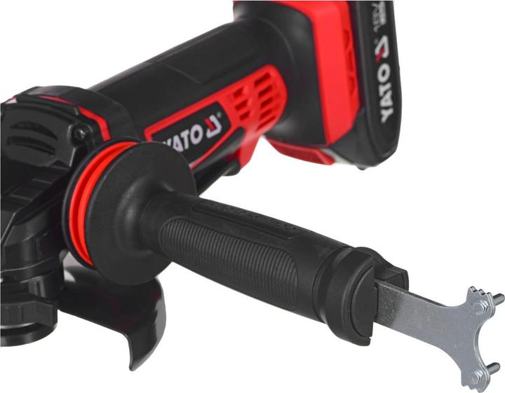 Actual product image Yato Professional cordless angle grinder 18V 125mm incl. 2000MAH battery and quick charger YT-82826 (125 mm)