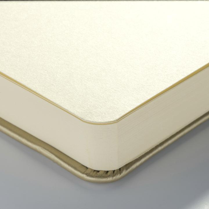 Actual product image Sakura Sketch Book A5 Medium White Gold (A5, Plain, Hardcover)
