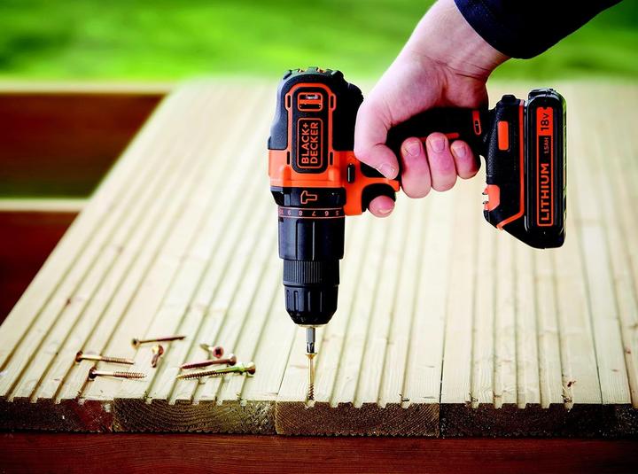 Image du produit Black & Decker BDCHD18BOA, 2 piles & 160 pcs. Ensemble d'accessoires