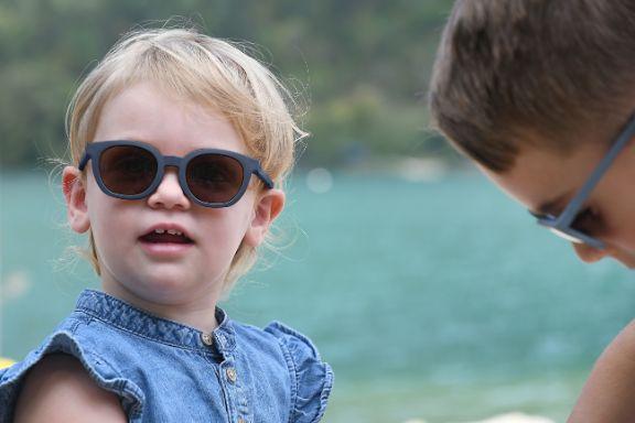 Produktbild Beaba Sonnenbrille 2-4 J BRIGHT Nachtblau