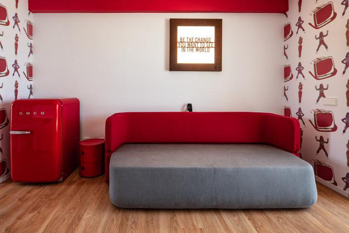 Produktbild Smeg FAB10RRD6 Kühlschrank Rechtsanschlag Rot 50's Style, 2025 Modell, EEK: D (122 l)