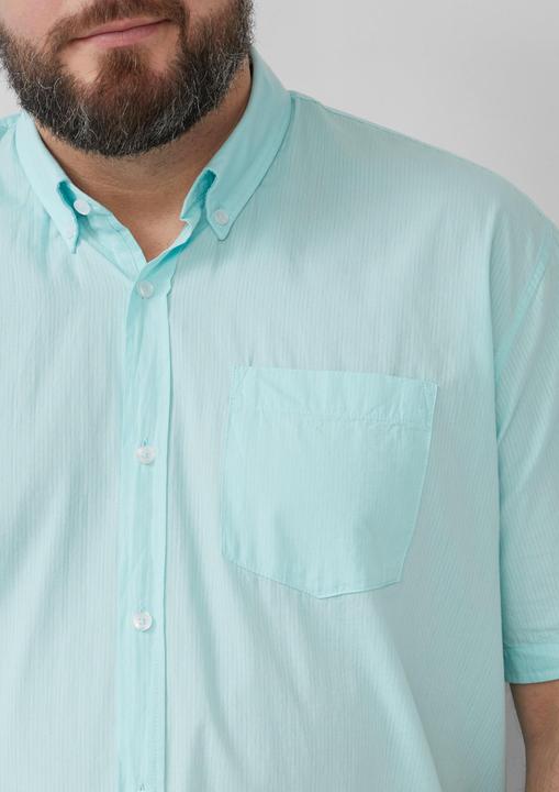 Actual product image S.Oliver Hemd Regular Fit: Kurzarmhemd mit Struktur-Streifen und Button-Down-Kragen (4XL)