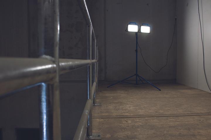 Produktbild As - Schwabe 360° LED Strahler mit Stativ (6.50 lm)
