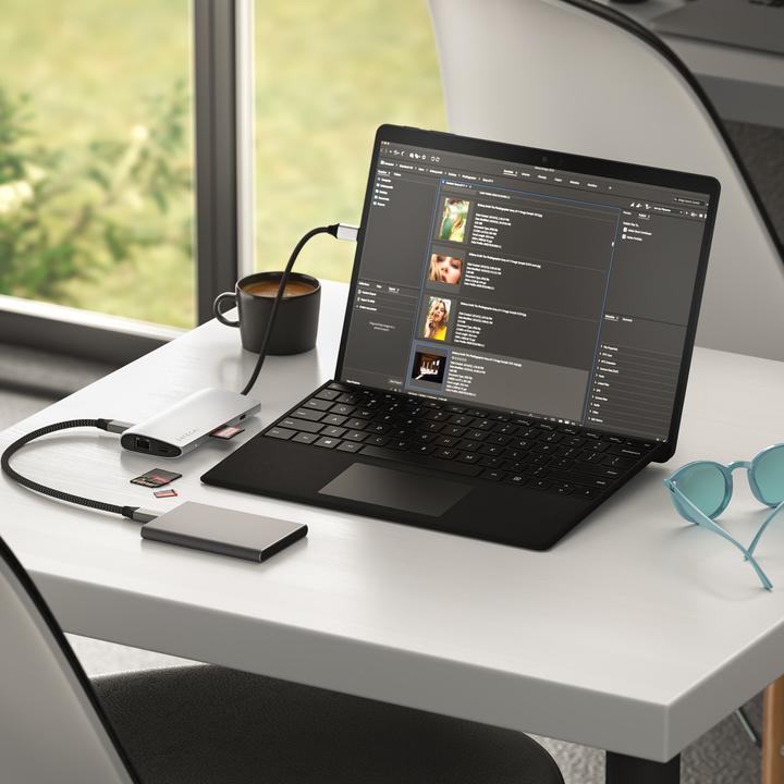 Actual product image Satechi ST-P8KES (USB-C, 8 Ports)