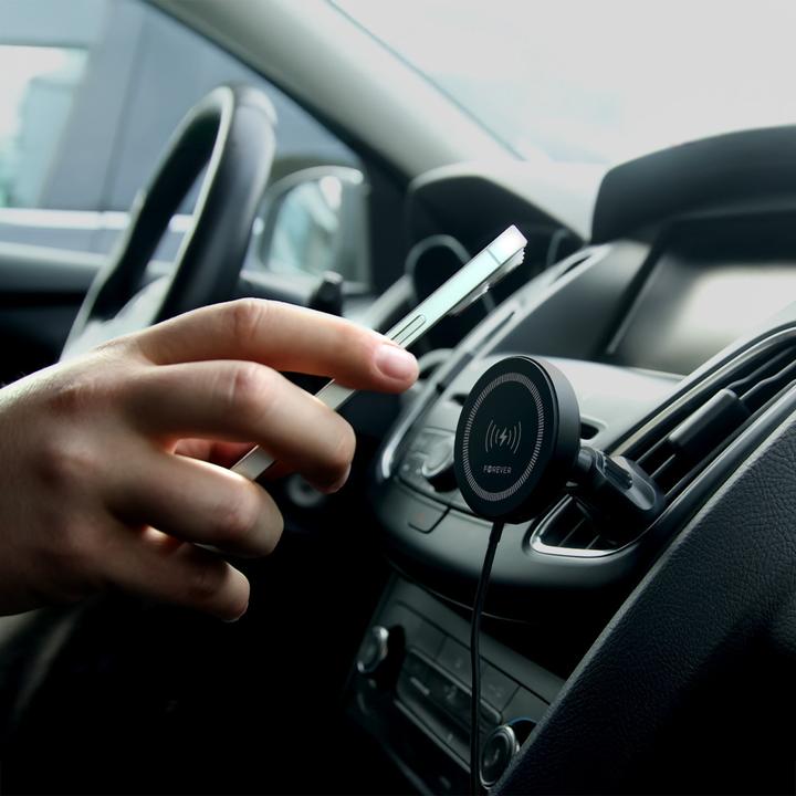 Actual product image Forever car holder for air vent MACH-300 magnetic with wireless charging black Qi2 15W