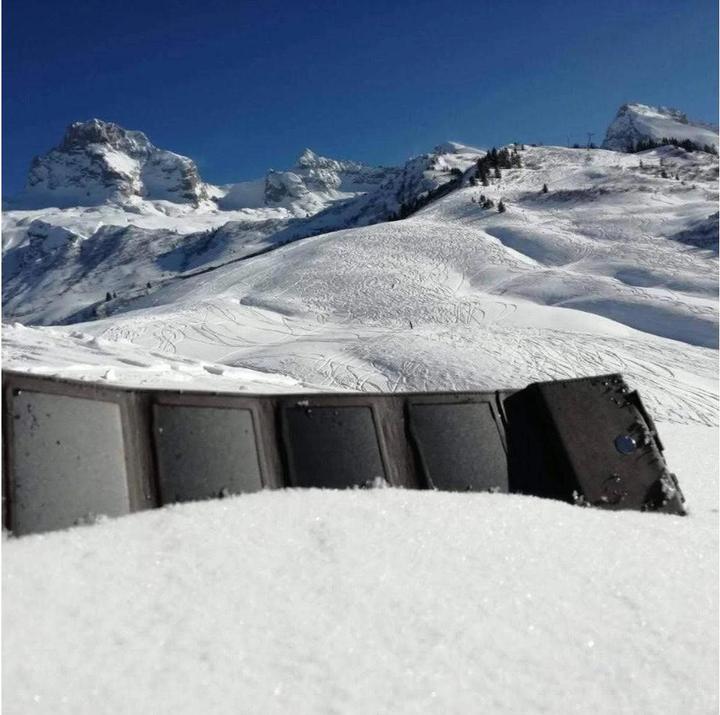 Actual product image Sunslice Portable 4W photon solar charger (4000 mAh, 4 W, 20 Wh)