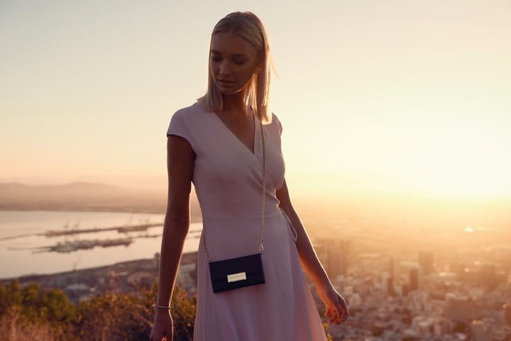 Actual product image iDeal Of Sweden Kensington Clutch (Apple iPhone 6)