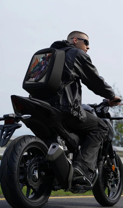 Actual product image Carbon Tech Cyber AI Rucksack mit integriertem LED-Display