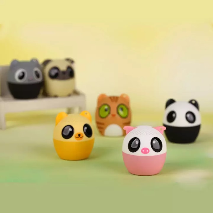 Actual product image PhoneLook Mini Speaker Speaker Lightweight Portable with Wireless Bluetooth in Animal Shape Panda Bear (2 h)