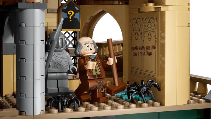 Produktbild LEGO Hogwarts Ostflügel (76473, LEGO Harry Potter)