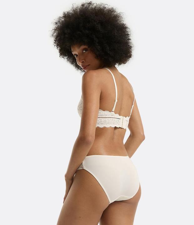 Actual product image La Redoute Collections Lace underwired triangle bra (65 A)