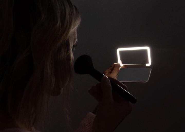 Actual product image Concept - Cosmetic pocket mirror with LED lighting white KZ2010
