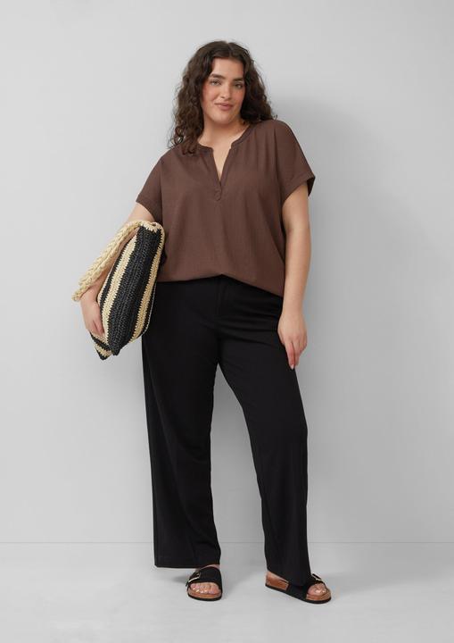 Image du produit S.Oliver T-Shirt Strukturiertes T-Shirt im Relaxed Fit mit V-Ausschnitt (44)