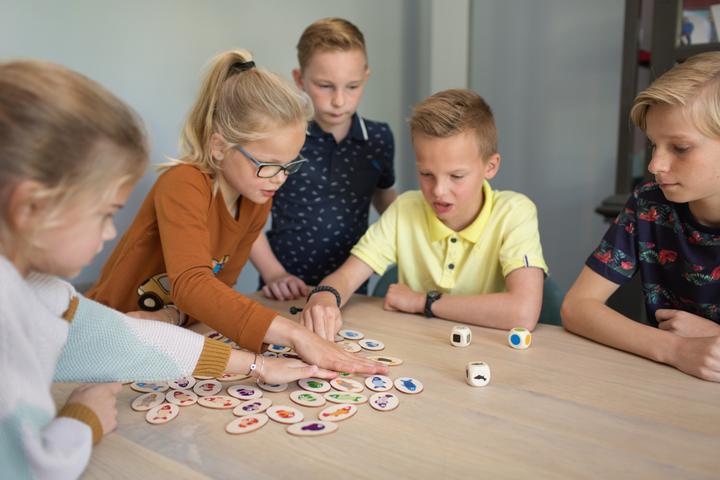 Actual product image BS Find fish (German, Multilingual, 2 - 6 Players)