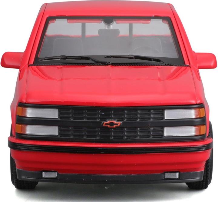 Actual product image Maisto Chevrolet 454 SS Pick-up 1993 1/24 red