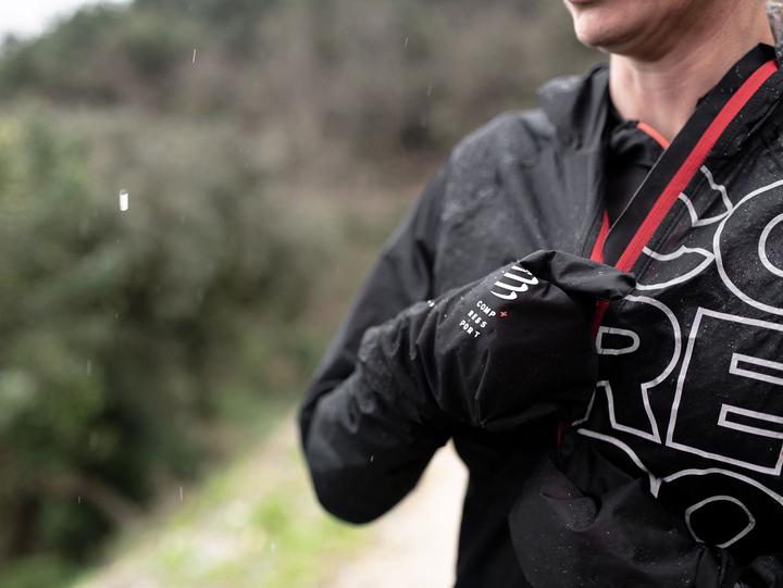 Actual product image Compressport Hurricane Waterproof 10/10 Mittens (S, M)