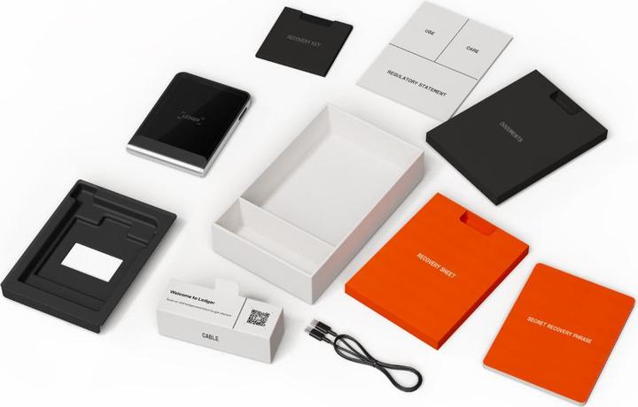 Actual product image Ledger Flex - Neptune Blue inkl. Recovery Key (Bitcoin, Ethereum Classic)