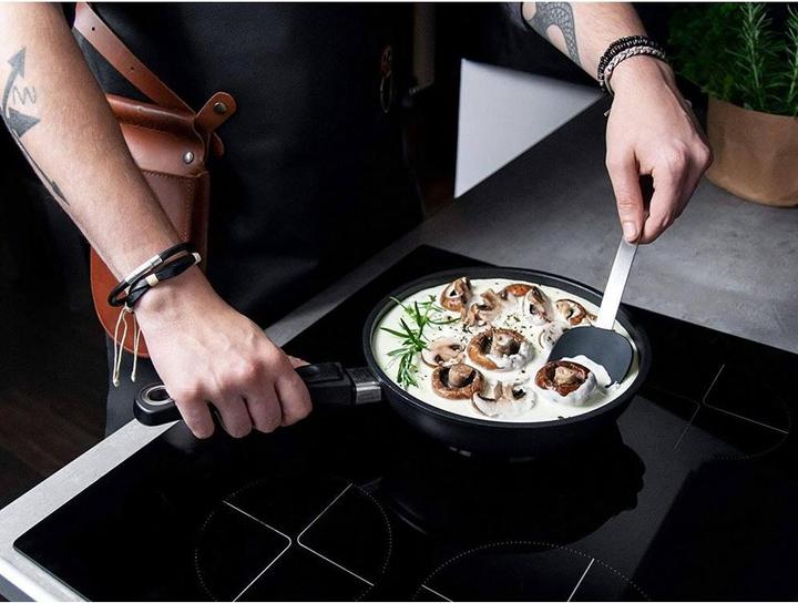 Actual product image AMT Sauté pan, Ø 20 cm height 6 cm (Frying pan, Pot, Cast aluminium, 20 x 6 cm)