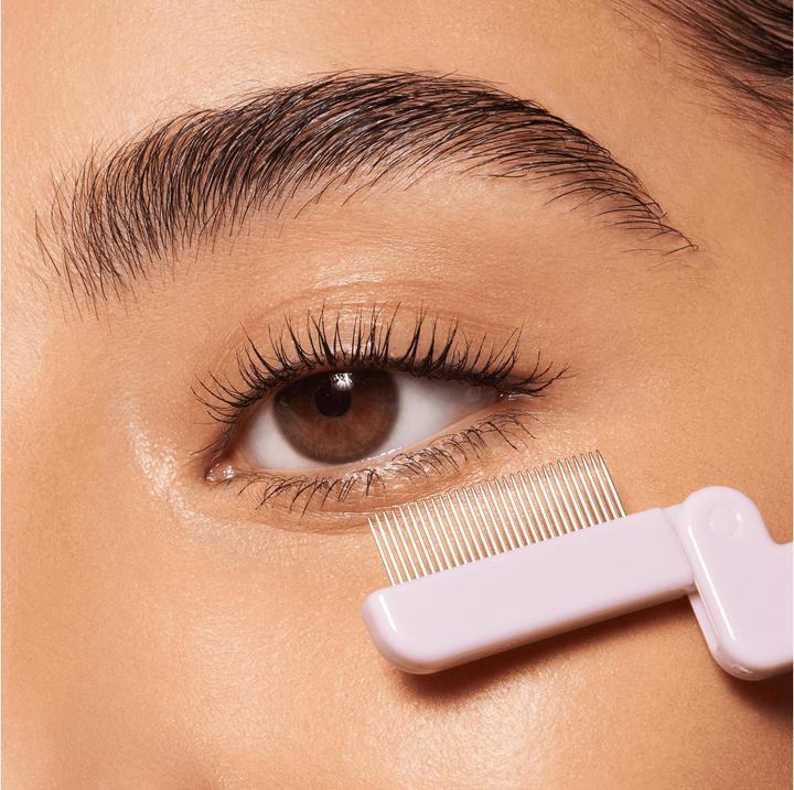 Image du produit essence Applicateur Eyelash Comb (#FD856A Coral Crush)