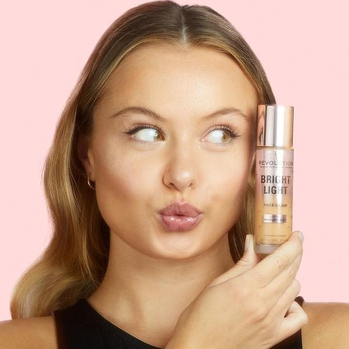 Produktbild Makeup Revolution Bright Light Face Glow Brightening Skin Tint Radiant Finish Lustre Medium (Lustre Medium Light)