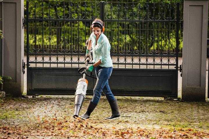 Actual product image Stihl 46067405000 Bg-km CombiTool (Leaf blower)