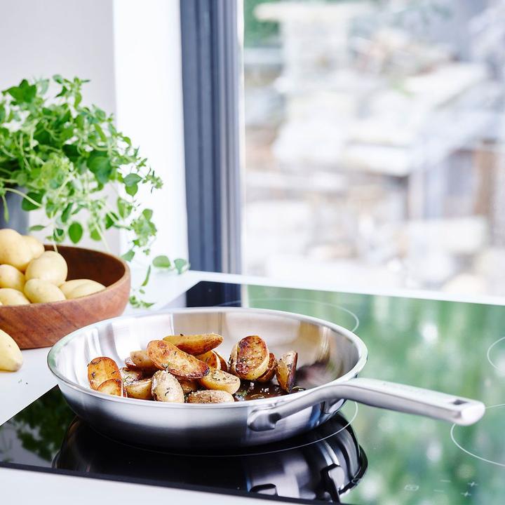 Actual product image KitchenAid 3PLY Opn Frypan 24cm Uncoated (24 cm, Frying pan, Stainless steel)