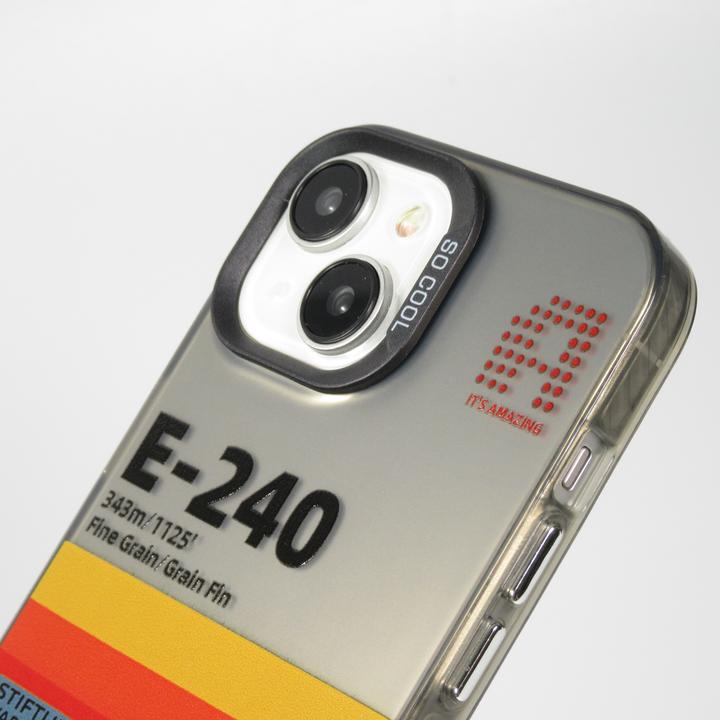 Immagine prodotto PhoneLook Coperchio in gomma siliconica per videocassetta vintage E-240 (Apple iPhone 15)