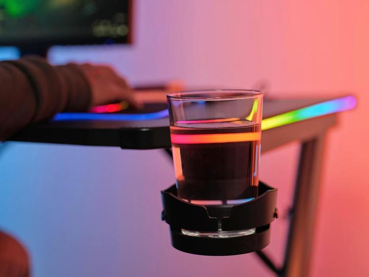 Produktbild Trust GXT 709 Luminus Gaming LED-Schreibtisch