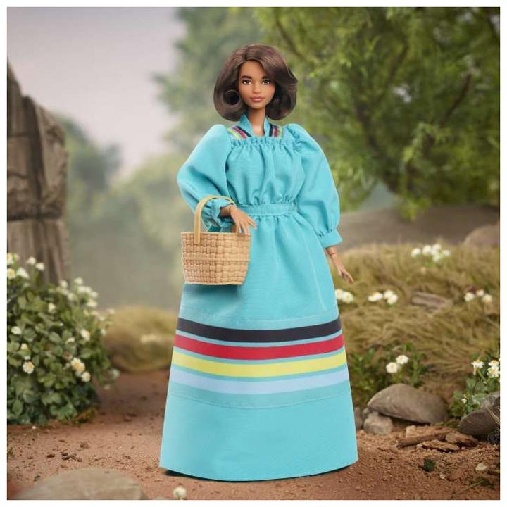 Produktbild Mattel Barbie Συλλεκτική Κούκλα Inspiring Women Wilma Mankiller για 3+ Ετών HMT92