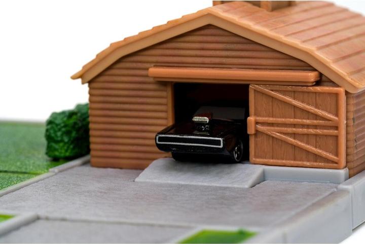 Actual product image Jada Fast & Furious Nano Doms Haus-Diorama mit Fahrzeugen