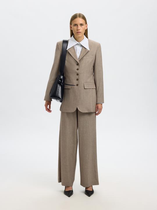 Actual product image Selected Mittelgrosse Ledertasche