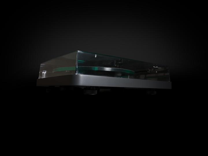 Immagine prodotto NAD Giradischi C 558 *grafite* con sistema Ortofon OM10 (Manuale)