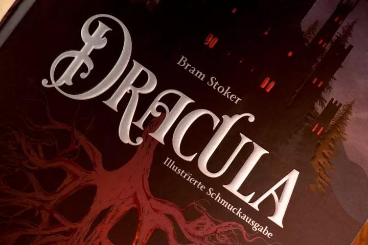 Actual product image Dracula (German, Stefanie Bartsch, Martin Engelmann, Bram Stoker, Bram Bartsch Stoker, 2022)