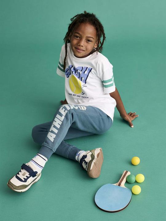 Immagine prodotto Vertbaudet Jungen Sport-T-Shirt mit Tennisprint und Recycling-Baumwolle (158, 164)