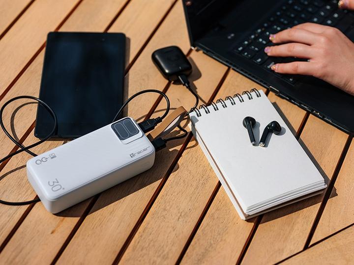 Actual product image Tracer Blaze 30000 mAh 65 W White (30000 mAh, 65 W, 74 Wh)