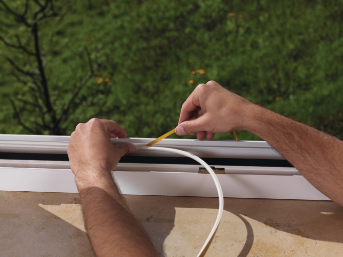 Produktbild tesa tesamoll CLASSIC P-Profil Fensterdichtung, Gummidichtung zum Isolieren