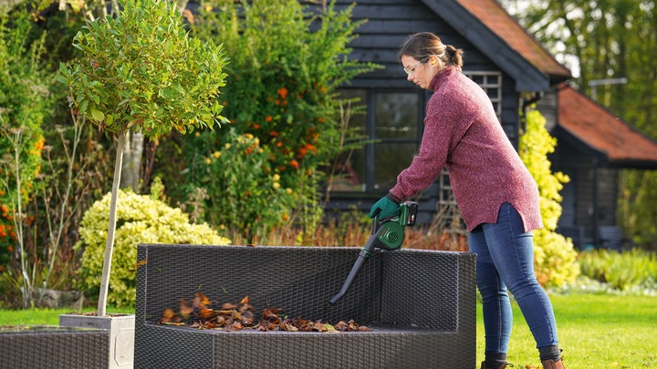Produktbild Bosch Home & Garden UniversalLeafBlower 18V-130 (Akkubetrieb, Laubbläser)