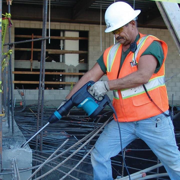 Actual product image Makita 230 V Breekhamer (Electrical connection)