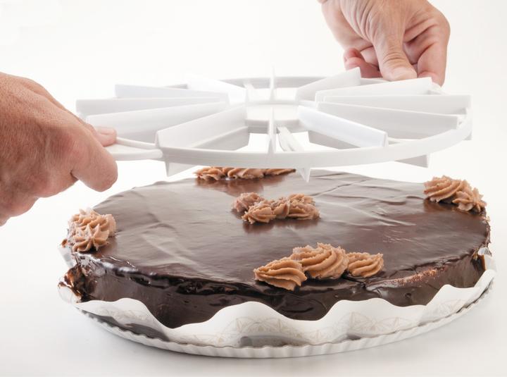 Actual product image Ibili Kuchenschneider 26 cm 14-16 Stk. Tortenstücke einfach und effektiv markieren