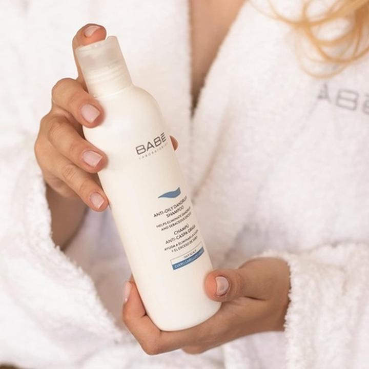 Actual product image Babé Laboratorios Babe Laboratorios Anti Oily Dandruff Shampoo 250ml (Liquid shampoo)