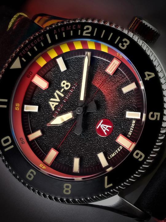 Immagine prodotto AVI-8 AV-4103-01 Orologio da uomo in edizione limitata Tuskegee Airmen 40mm 5ATM (Orologio da polso analogico, 40 mm)