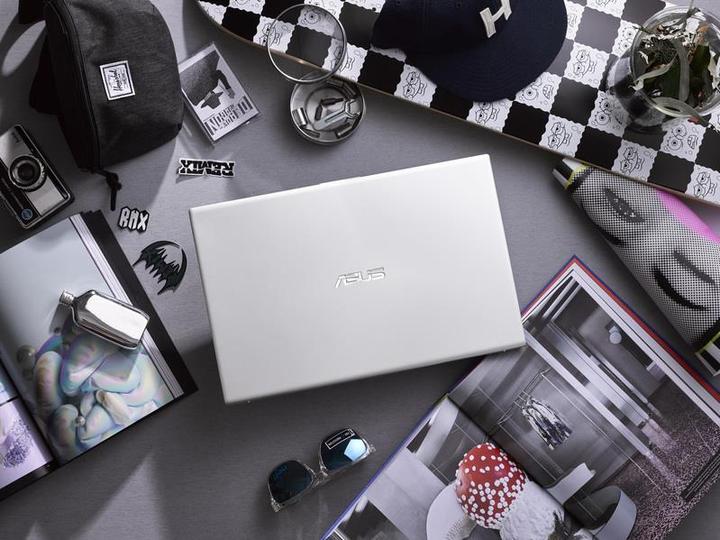 Produktbild ASUS VivoBook 17 (17.30", AMD Ryzen 5 5500U, 8 GB, 512 GB, CH)