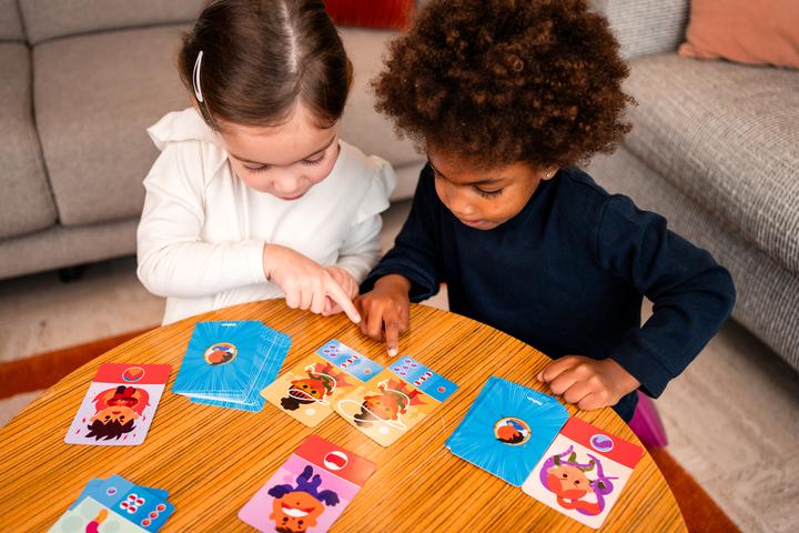 Produktbild Nathan Jeu de cartes - Super - héros (Französisch, 2 - 4 Spieler)