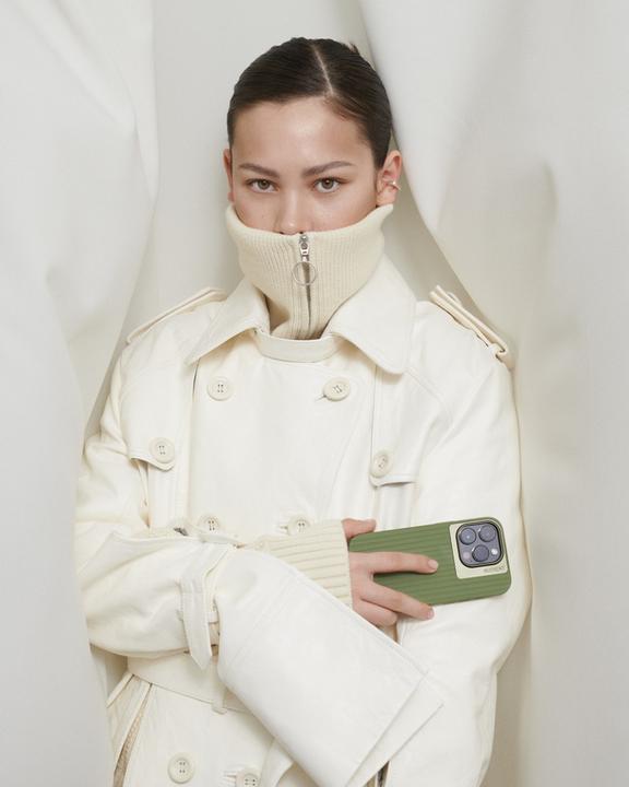 Image du produit Nudient Coque arrière Bold Case iPhone 15 Pro vert olive (Apple iPhone 15 Pro)